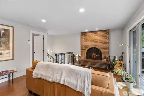 Living - 22017 95th Pl W, Edmonds, WA 98020 photo 3 of 4