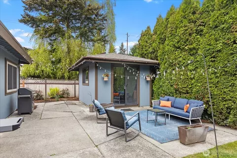 Exterior - 22017 95th Pl W, Edmonds, WA 98020 photo 6 of 10