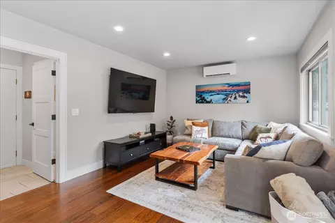 Living - 22017 95th Pl W, Edmonds, WA 98020 photo 2 of 4