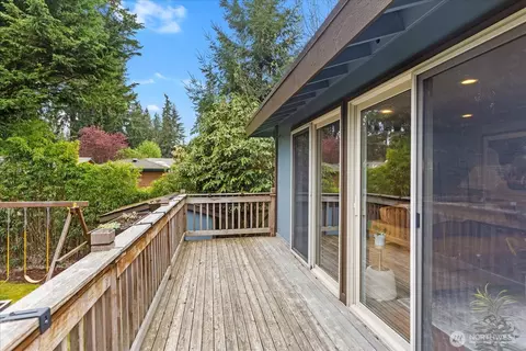 Exterior - 22017 95th Pl W, Edmonds, WA 98020 photo 5 of 10