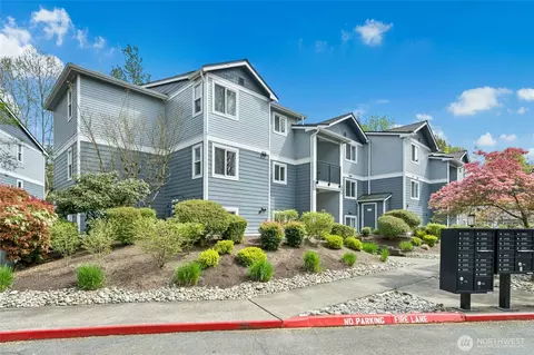 250 NW Dogwood St #C201, Issaquah, WA 98027