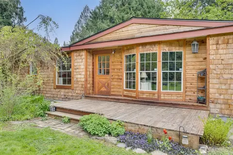 472 Iris Ln, Camano Island, WA 98282
