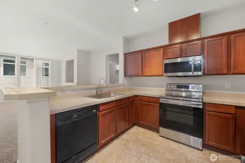 Kitchen - 14915 38th Dr SE #GG3025, Bothell, WA 98012 photo 1 of 3