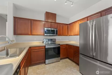 Kitchen - 14915 38th Dr SE #GG3025, Bothell, WA 98012 photo 2 of 3