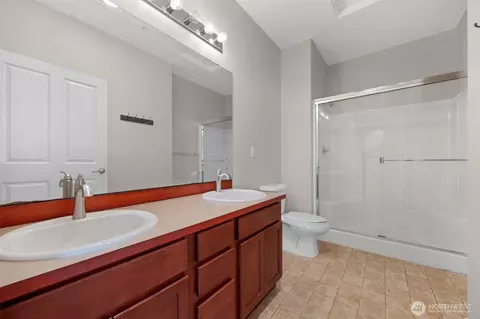 Bath - 14915 38th Dr SE #GG3025, Bothell, WA 98012 photo 1 of 2