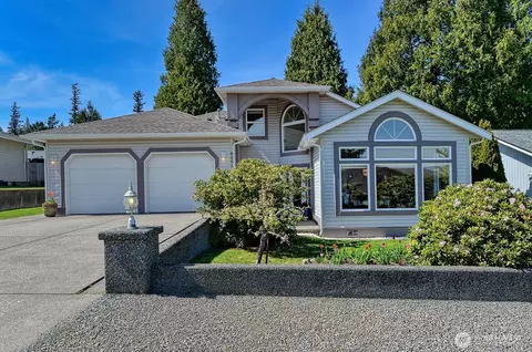 8091 Kispiox Rd, Blaine, WA 98230