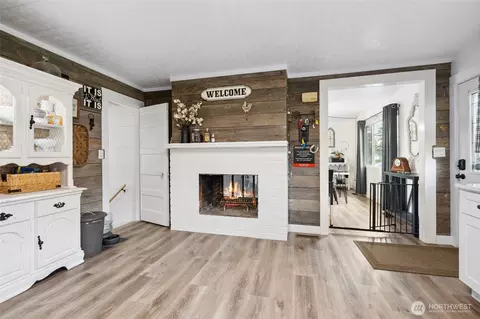 Entry Way - 6515 Lawrence Rd, Everson, WA 98247 photo 2 of 2