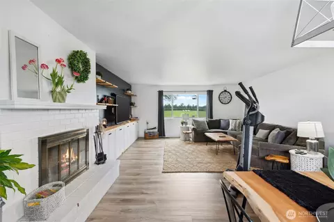 Living - 6515 Lawrence Rd, Everson, WA 98247 photo 1 of 2