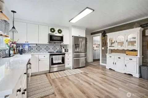 Kitchen - 6515 Lawrence Rd, Everson, WA 98247 photo 1 of 3