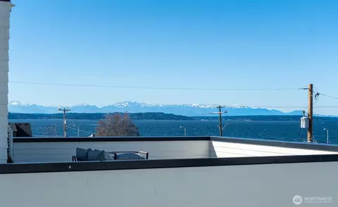 2626 58th Ave SW #B, Seattle, WA 98116