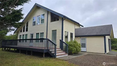 532 Decatur St SW, Ocean Shores, WA 98569