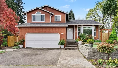 4002 NE 7th Ct, Renton, WA 98056