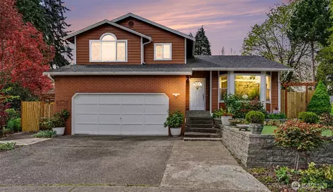 4002 NE 7th Ct, Renton, WA 98056