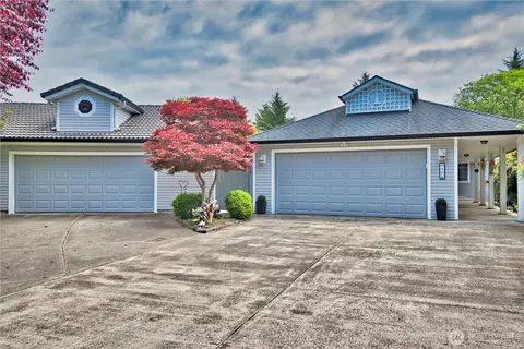 646 Island Cir SE, Ocean Shores, WA 98569