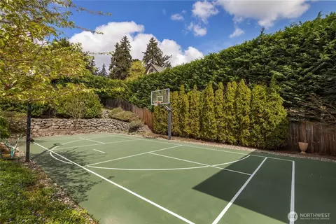 8551 NE Juanita Dr, Kirkland, WA 98034