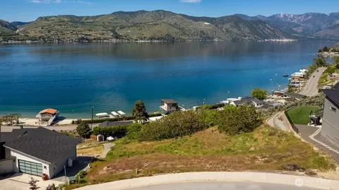 209 Apple Ave, Chelan, WA 98816