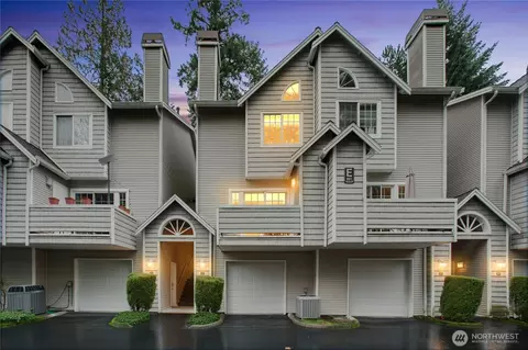 601 12th Ave NW #E4, Issaquah, WA 98027