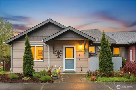 3311 New Hope Cir, Bremerton, WA 98312