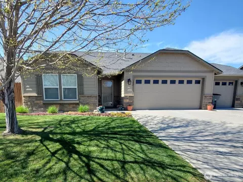 192 S Osborne St, Kennewick, WA 99336