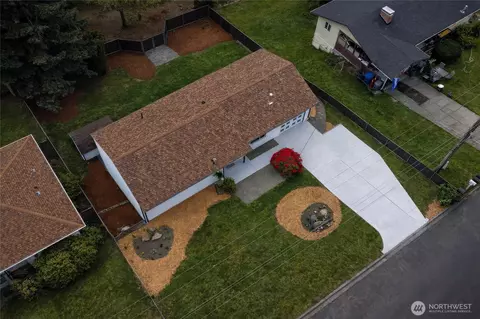 24717 S 35th Ave, Kent, WA 98032