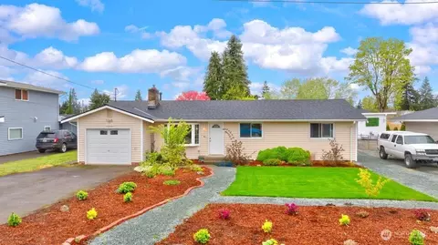 8704 48th Dr NE, Marysville, WA 98270