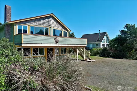 334 Sand Dune Ave NW, Ocean Shores, WA 98569