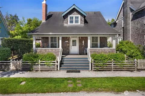 34 Seastar Ln, Pacific Beach, WA 98571