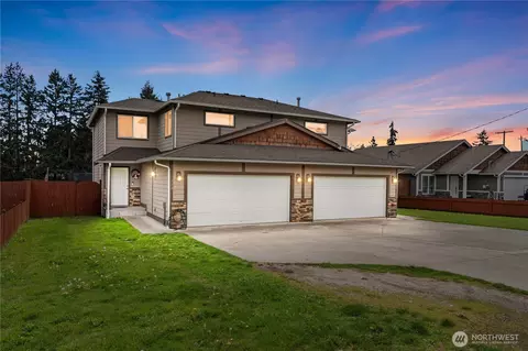 116 118 173rd St E, Spanaway, WA 98387
