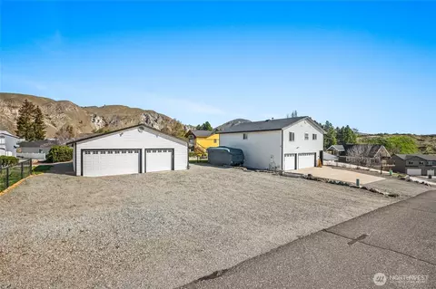 225 E Marine View Pl, Orondo, WA 98843