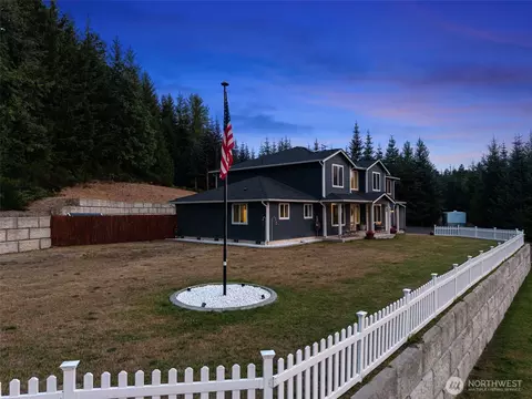 9611 W Belfair Valley Rd, Bremerton, WA 98312