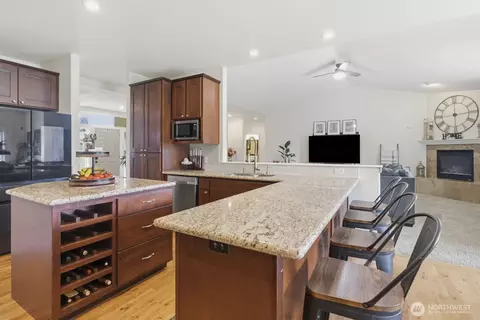 Kitchen - 20607 26th Ave E, Spanaway, WA 98387 photo 1 of 2