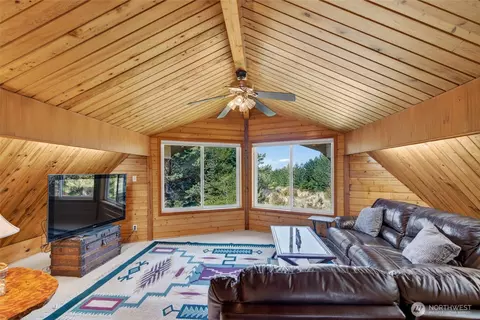 1200 232nd Ln, Ocean Park, WA 98640