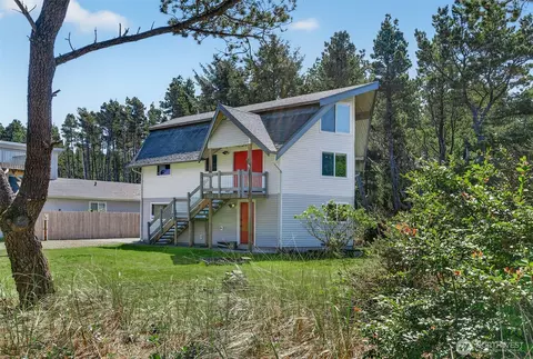 1200 232nd Ln, Ocean Park, WA 98640