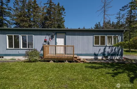 1090 Paul Ave, Oak Harbor, WA 98277