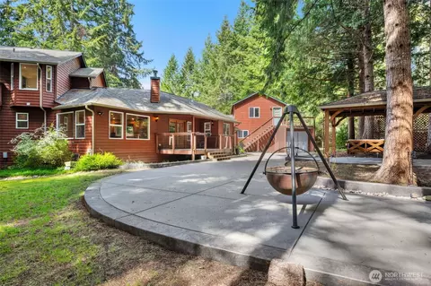 1038 NE Blue Ridge Dr, Poulsbo, WA 98370