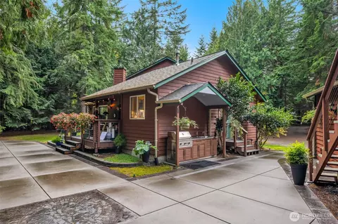 1038 NE Blue Ridge Dr, Poulsbo, WA 98370