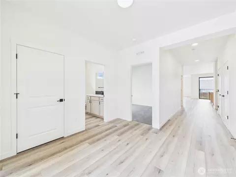 Entry Way - 701 Powell Ave, Winlock, WA 98596 photo 1 of 3