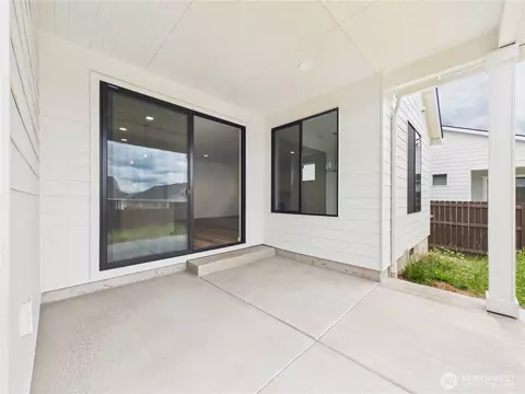 Exterior - 701 Powell Ave, Winlock, WA 98596 photo 4 of 6