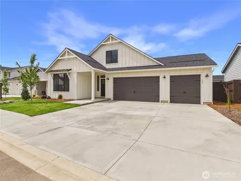 Exterior - 701 Powell Ave, Winlock, WA 98596 photo 2 of 6