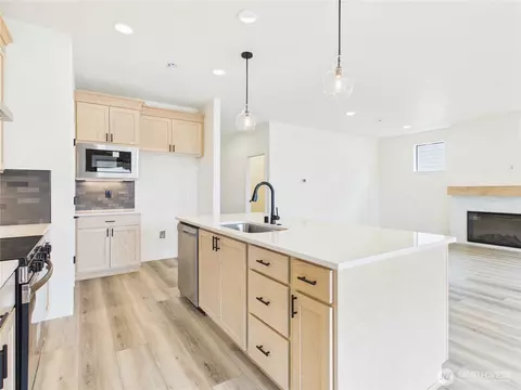 Kitchen - 701 Powell Ave, Winlock, WA 98596 photo 2 of 3