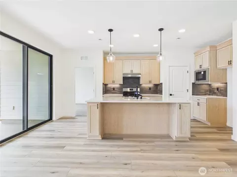 Kitchen - 701 Powell Ave, Winlock, WA 98596 photo 1 of 3