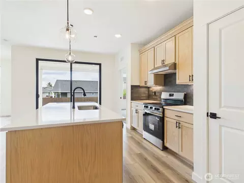 Kitchen - 701 Powell Ave, Winlock, WA 98596 photo 3 of 3
