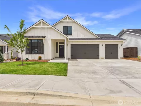 701 Powell Ave, Winlock, WA 98596