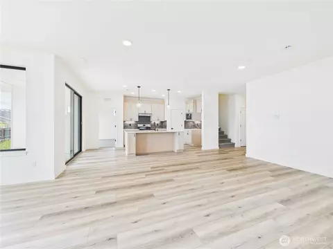 Living - 701 Powell Ave, Winlock, WA 98596 photo 2 of 3