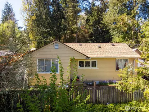17427 10th Ave NE, Shoreline, WA 98155