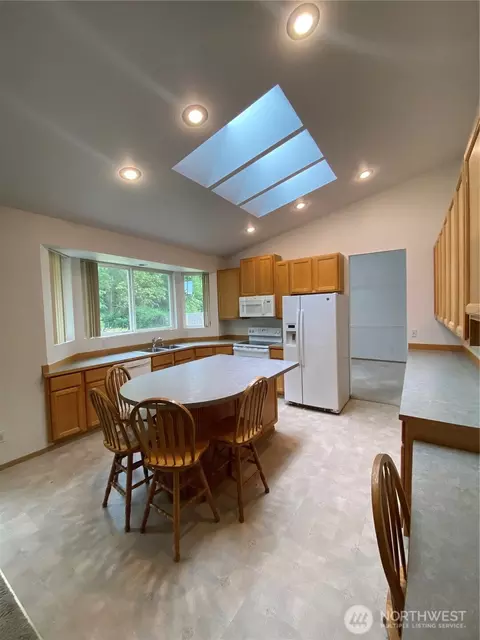 Kitchen - 14703 151st Ave E, Orting, WA 98360 photo 1 of 6