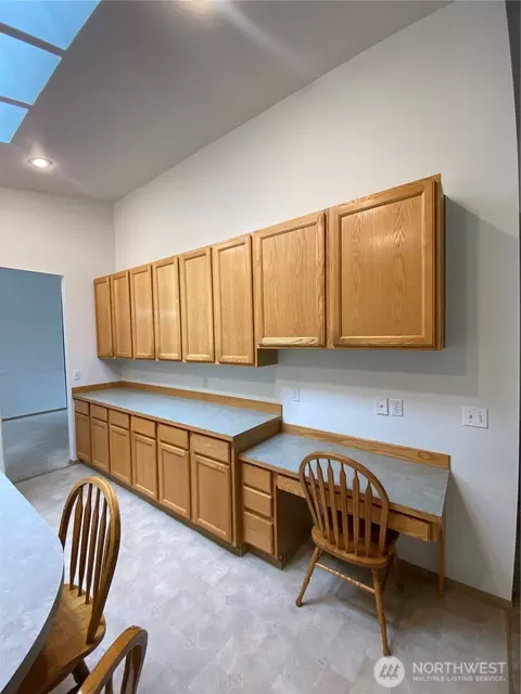 Kitchen - 14703 151st Ave E, Orting, WA 98360 photo 3 of 6