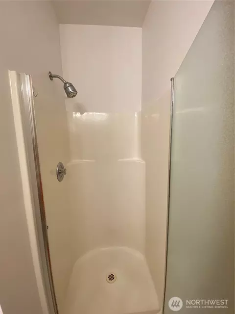 Bath - 14703 151st Ave E, Orting, WA 98360 photo 6 of 6