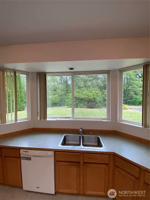 Kitchen - 14703 151st Ave E, Orting, WA 98360 photo 6 of 6