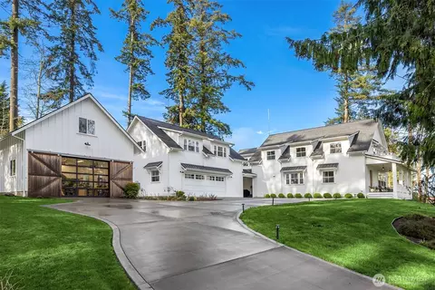 10717 NE Manitou Park Blvd, Bainbridge Island, WA 98110